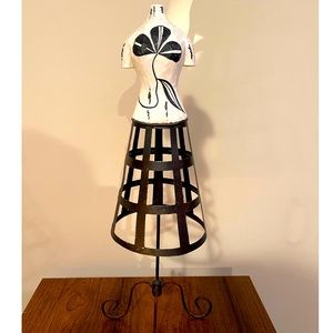 Vintage Look Earring/Jewelry Holder!